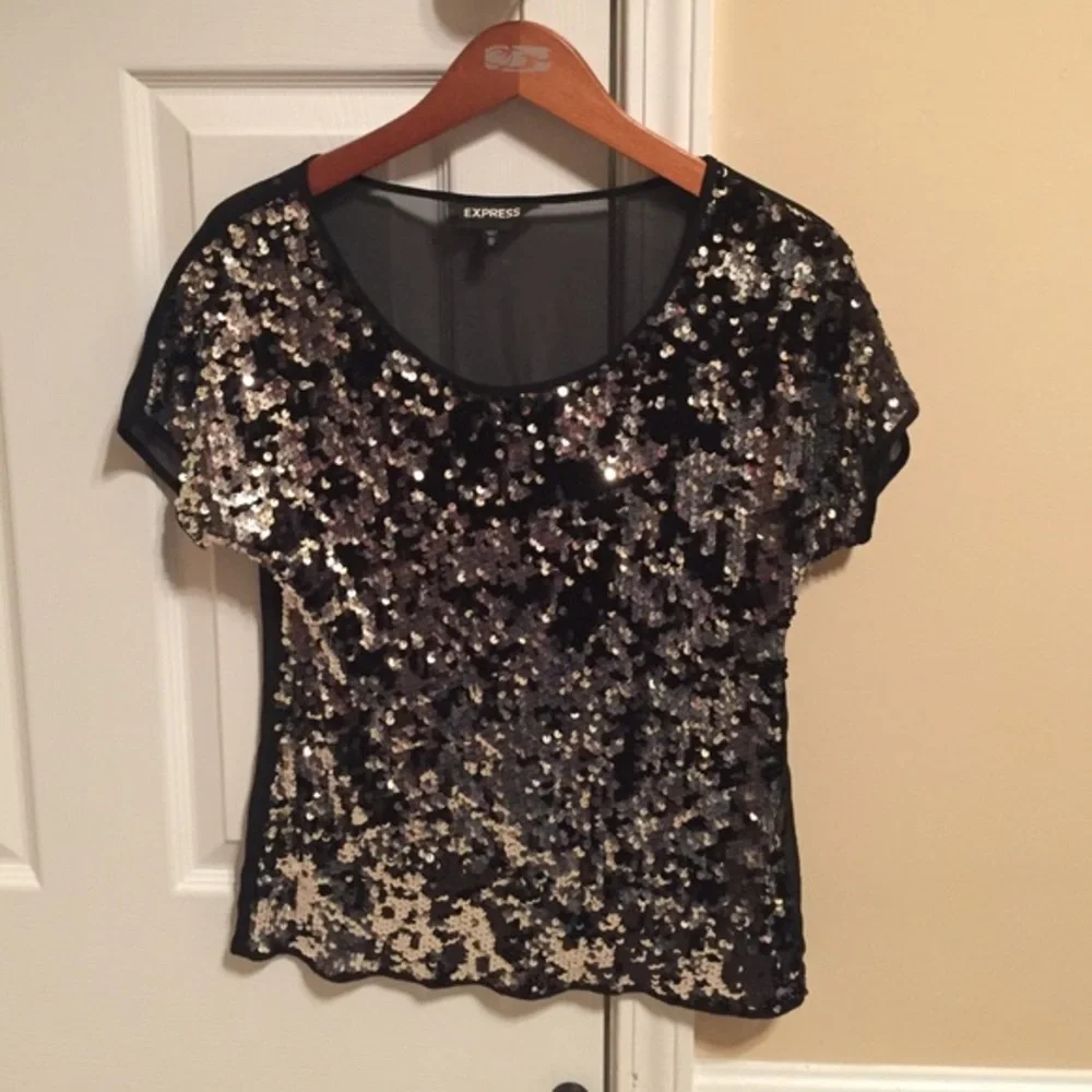 Sequence blouse with entire sheer back - Picture 1 of 4
